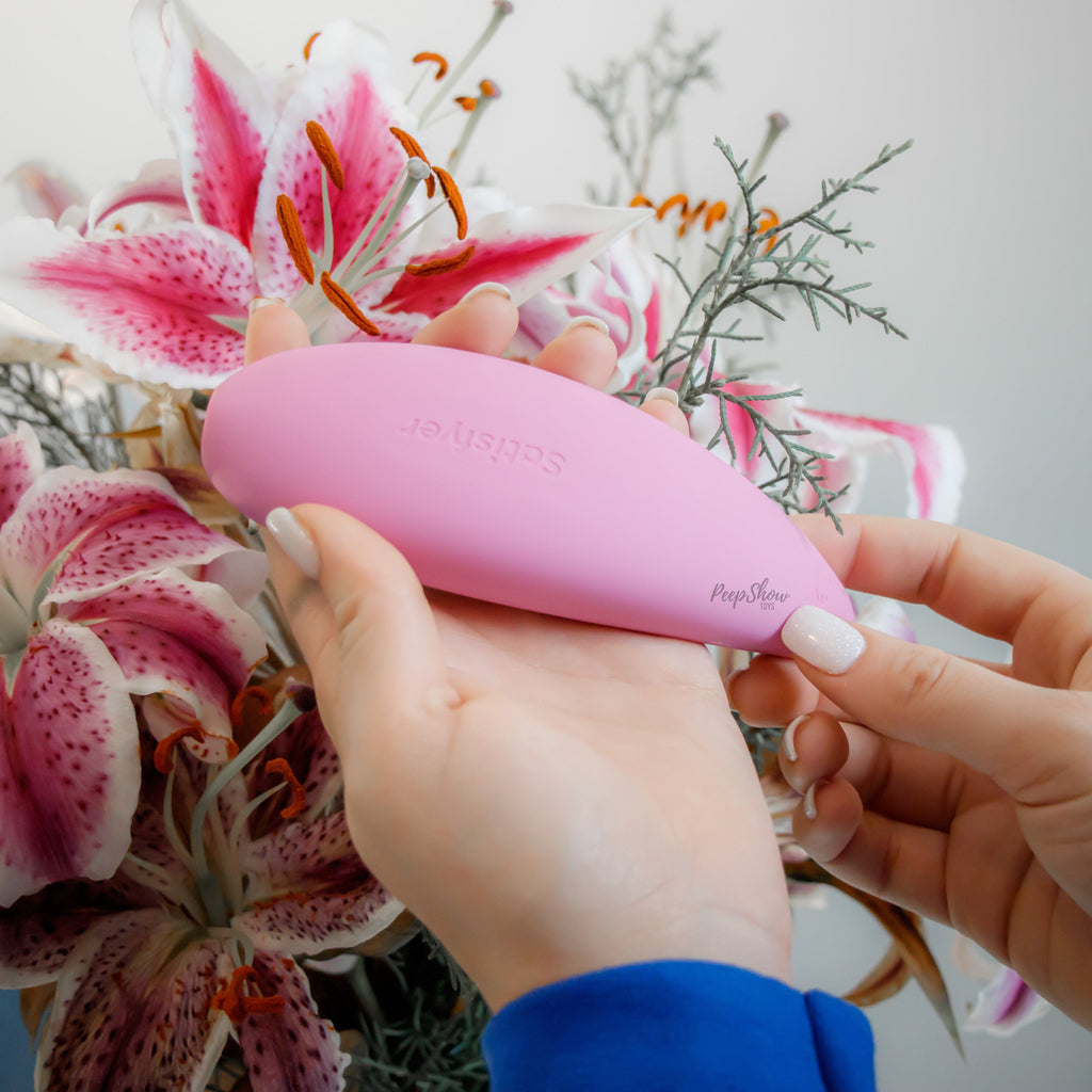 Satisfyer Curvy 3+ Clitoral Air Stimulator with Long-Distance App Control
