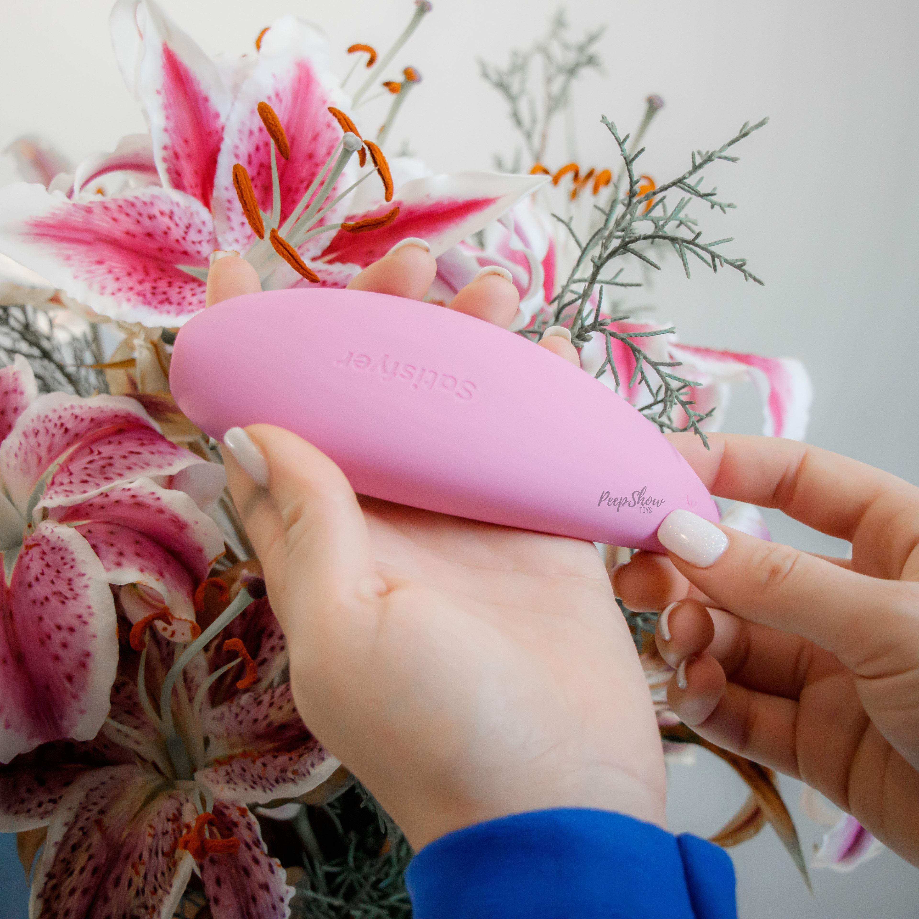 Satisfyer Curvy 3+ Clitoral Air Stimulator with Long-Distance App Control